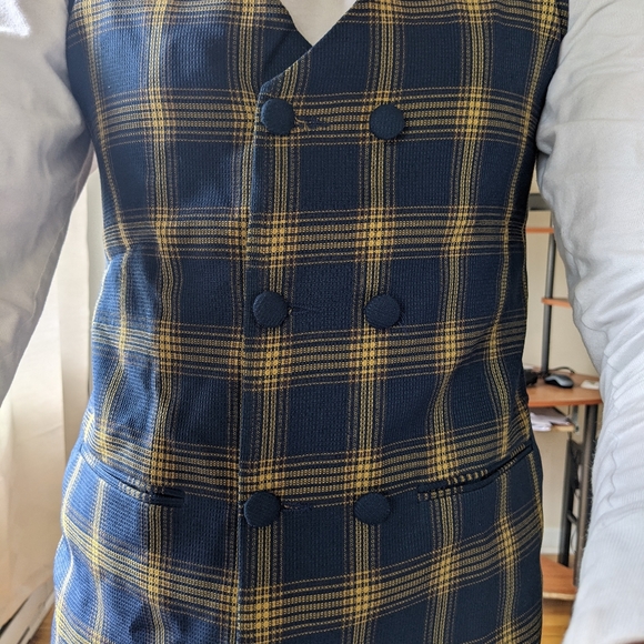 Designer custom tailored 3 piece suit - Picture 5 of 5